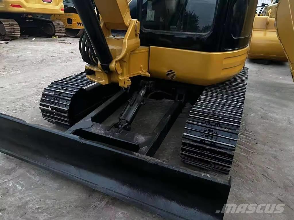 CAT 304 CR Mini kotrók < 7t
