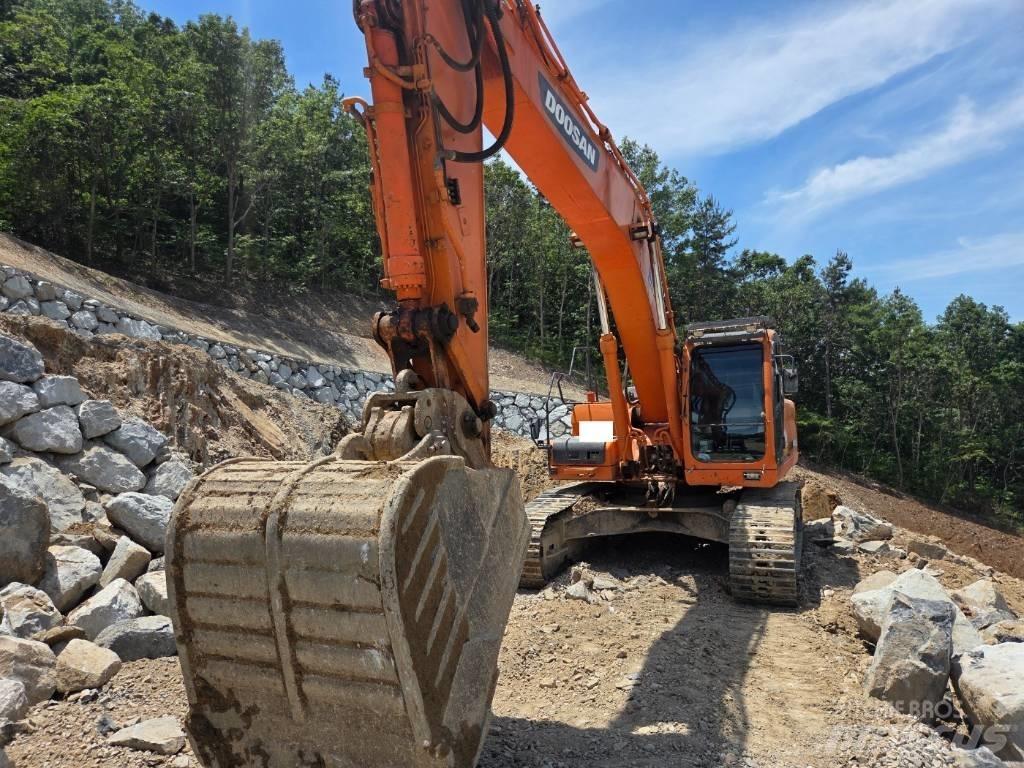 Doosan DX 300 LCA Lánctalpas kotrók