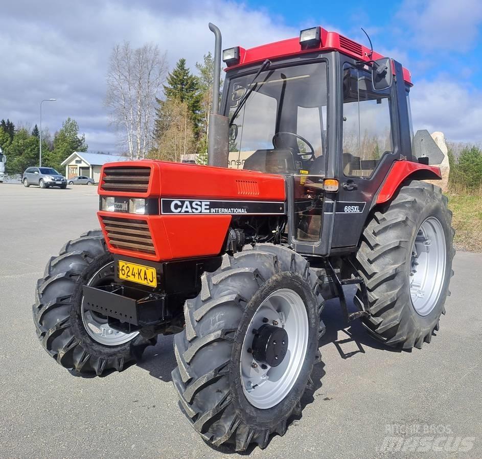 Case IH 685 XL Traktorok