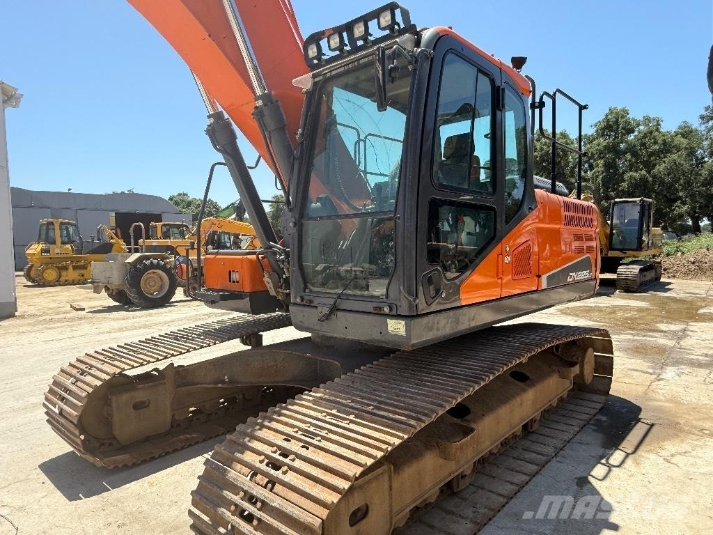  Dossan DX225LC-5 Lánctalpas kotrók