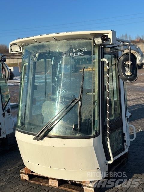 Liebherr L 538 CAB Vezetőfülke és belső tartozékok