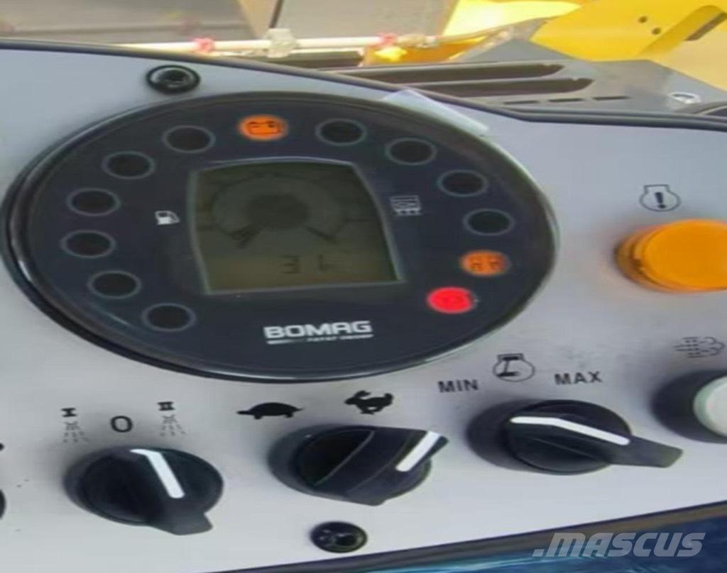 Bomag BW 202 AD-4 Ikerdobos hengerek
