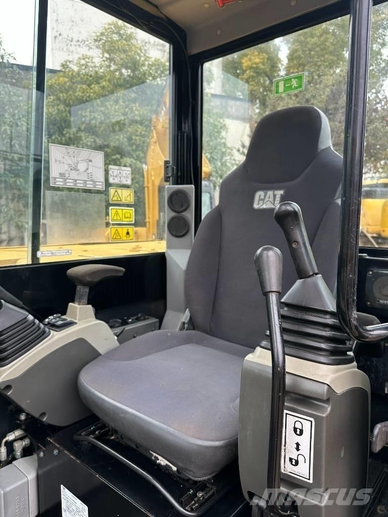 CAT 305.5 Mini kotrók < 7t