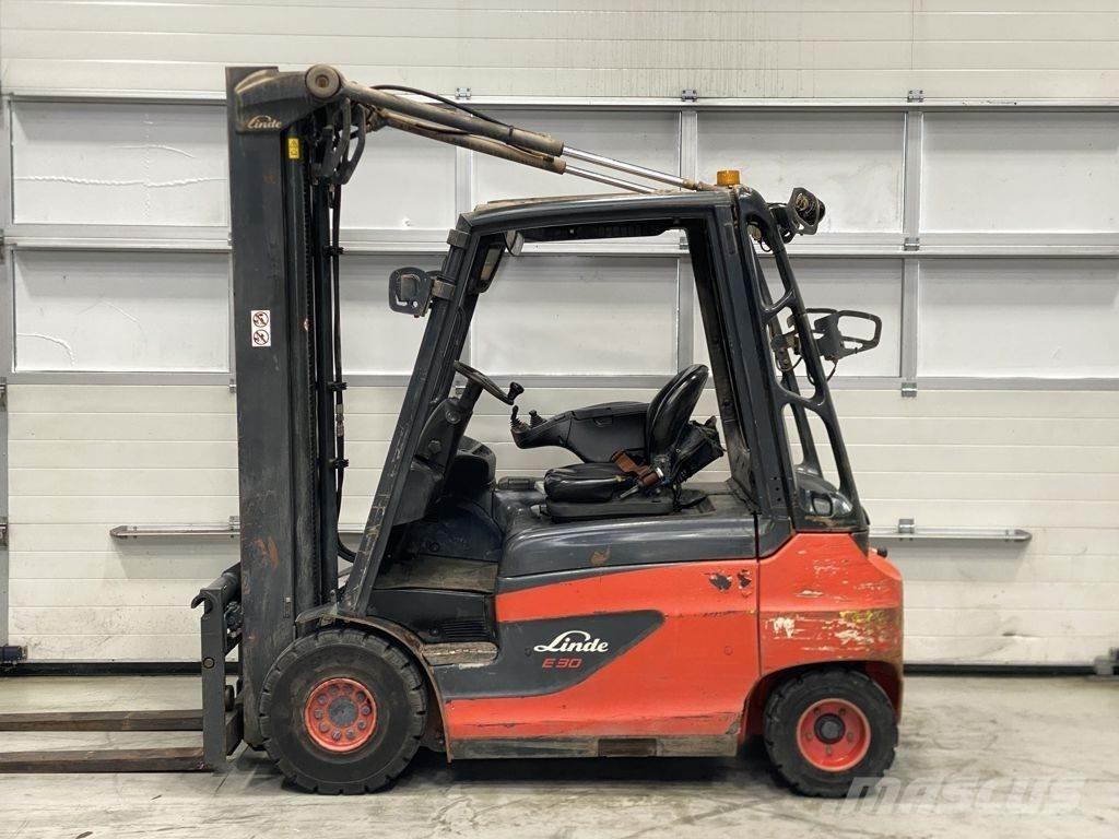 Linde E30-01 Elektromos targoncák