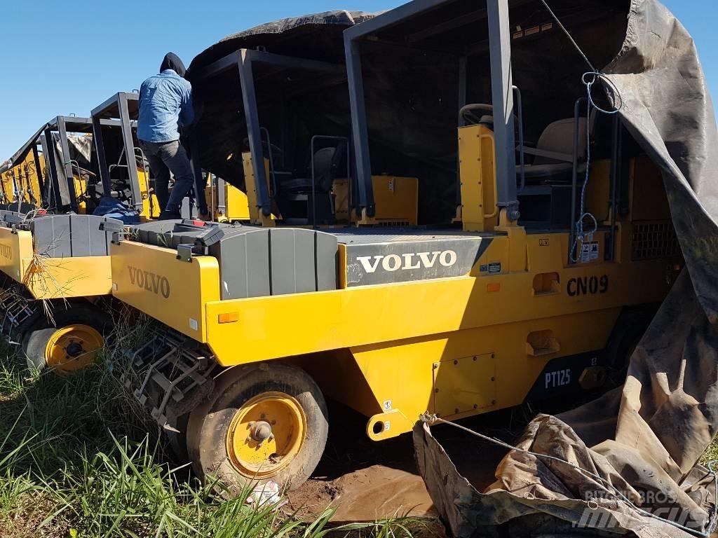 Volvo PT 125 Pneumatikus kerekes hengerek