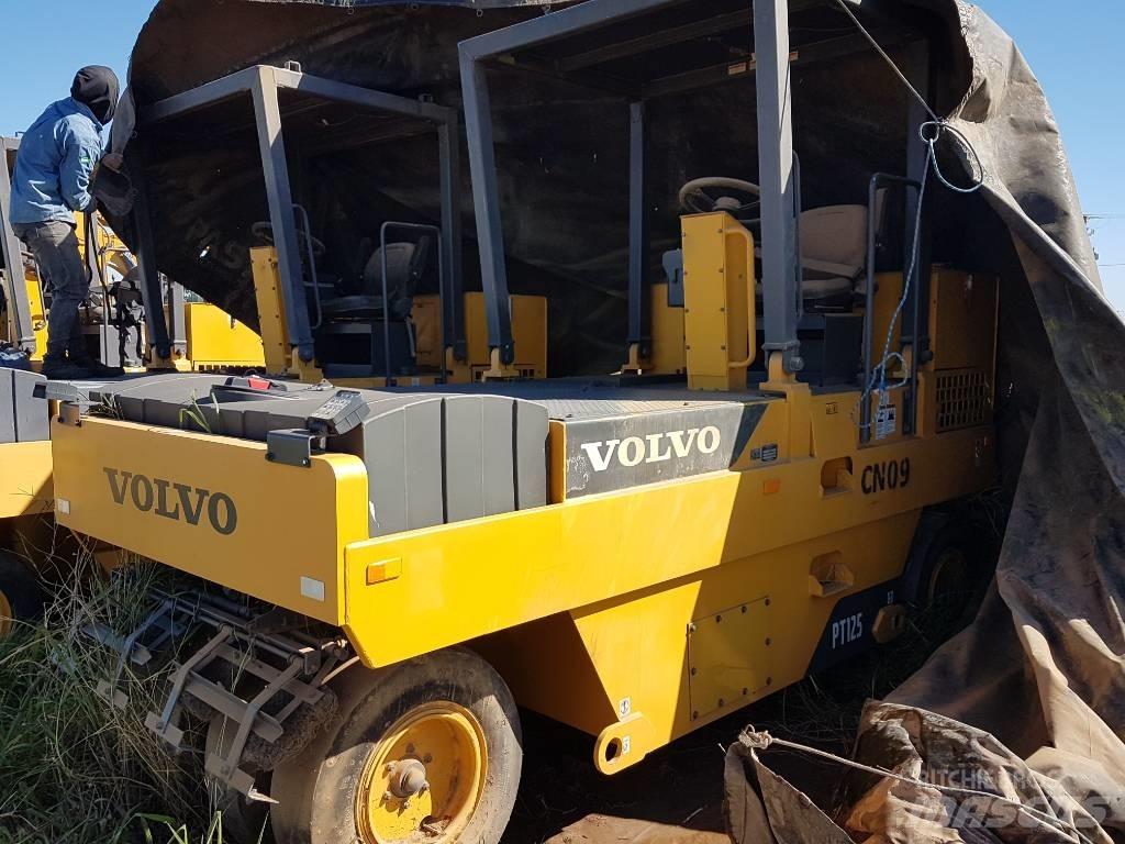 Volvo PT 125 Pneumatikus kerekes hengerek