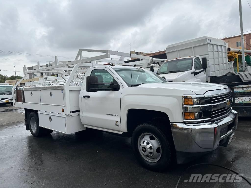 Chevrolet 3500 HD Kis teherszállító/Platós kocsi