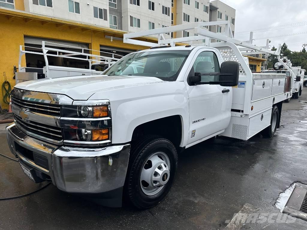 Chevrolet 3500 HD Kis teherszállító/Platós kocsi