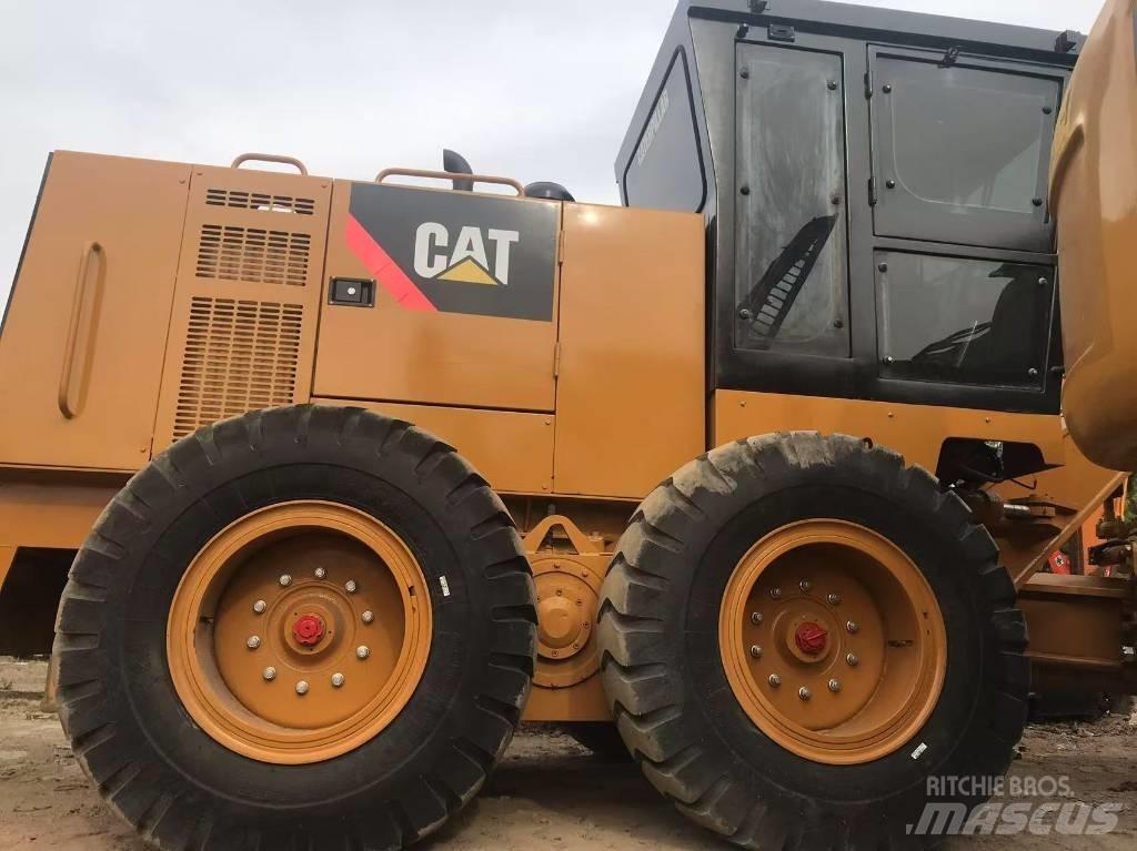 CAT 140k Gréderek
