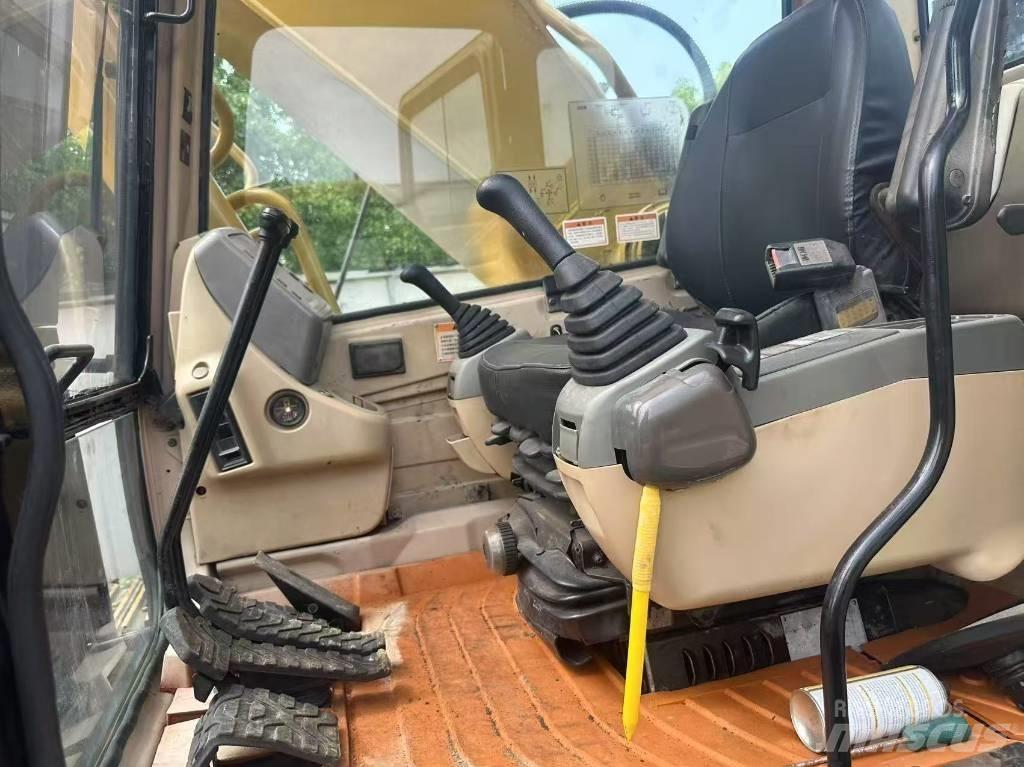 CAT 330 B L Lánctalpas kotrók