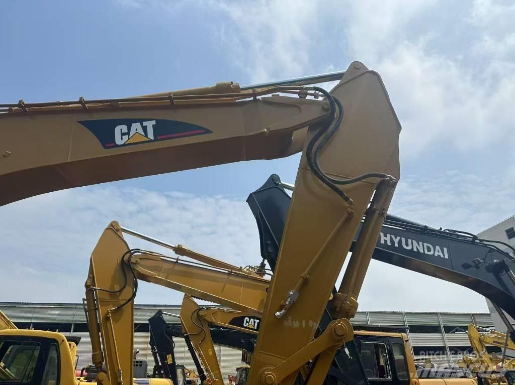 CAT 330 B L Lánctalpas kotrók