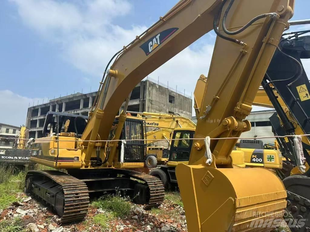 CAT 330 B L Lánctalpas kotrók