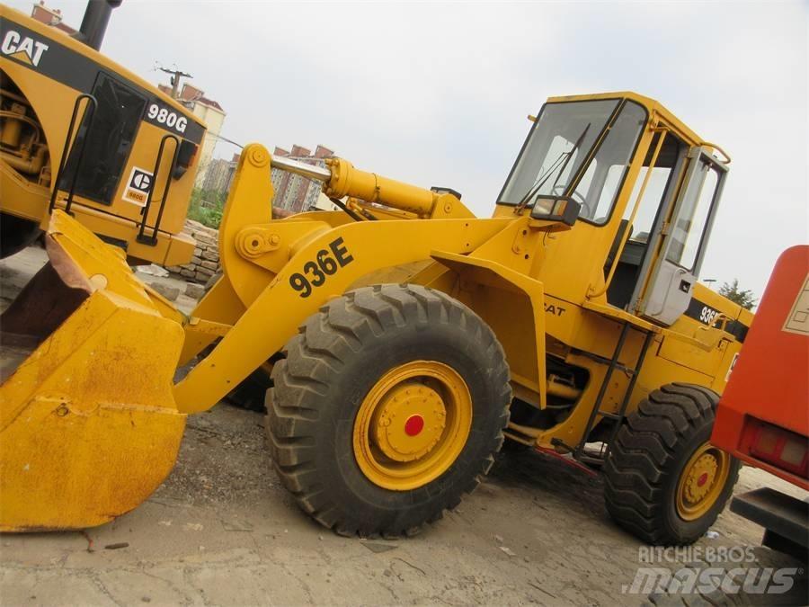 CAT 936 E Gumikerekes homlokrakodók