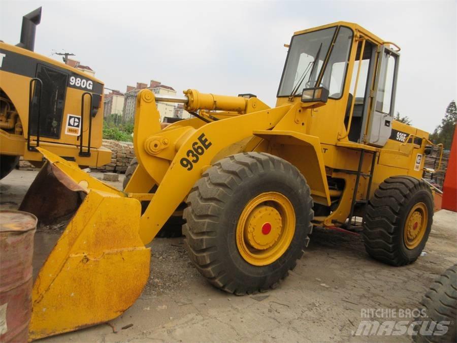 CAT 936 E Gumikerekes homlokrakodók