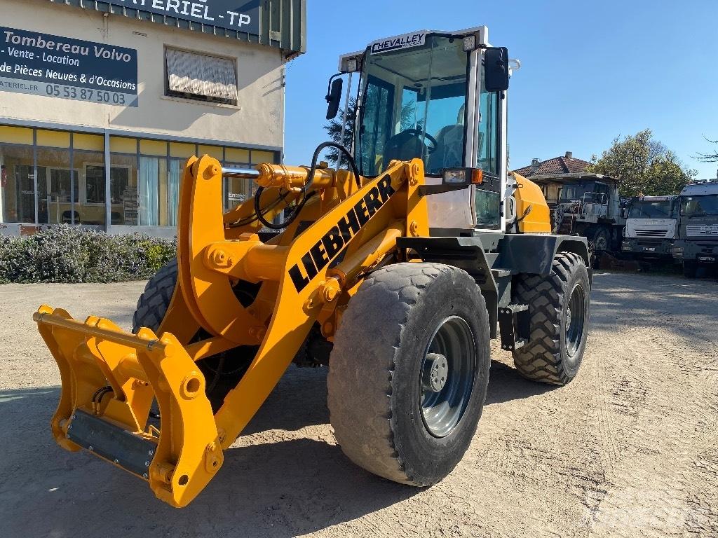 Liebherr L514 Gumikerekes homlokrakodók