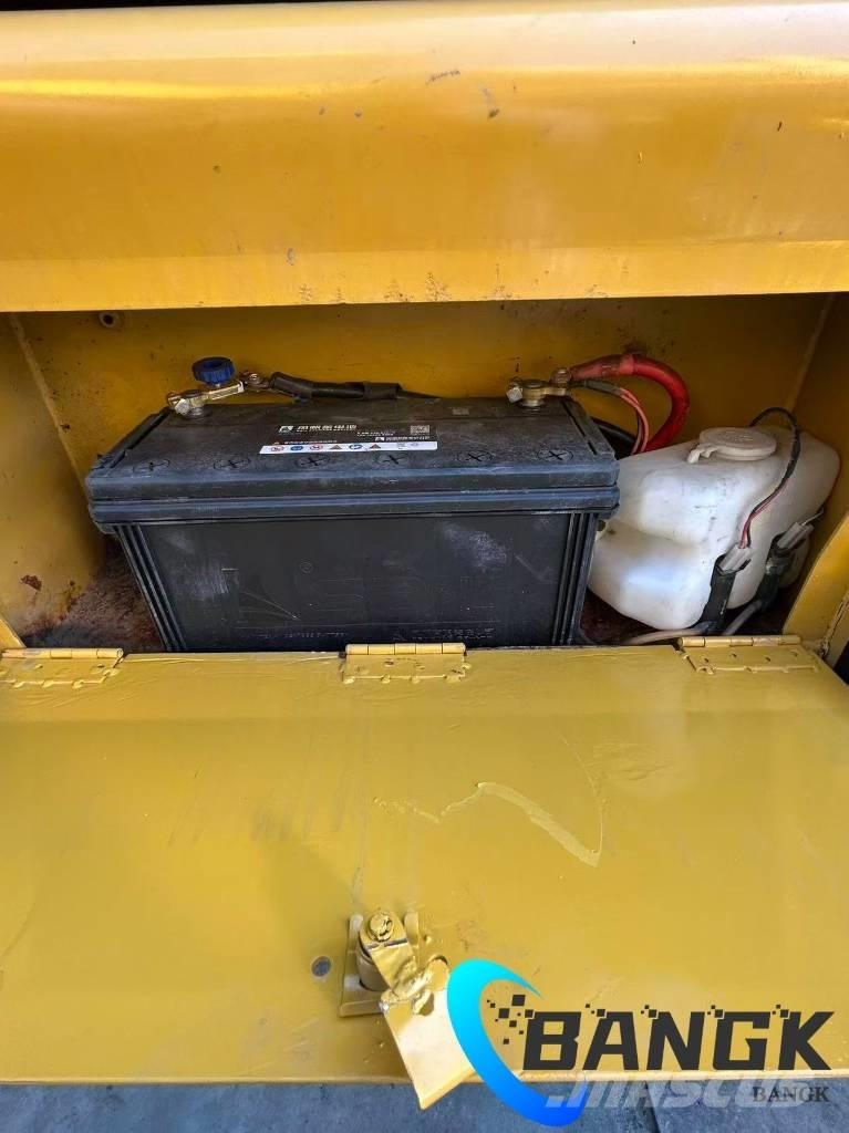 CAT 420 F Gumikerekes kotrók