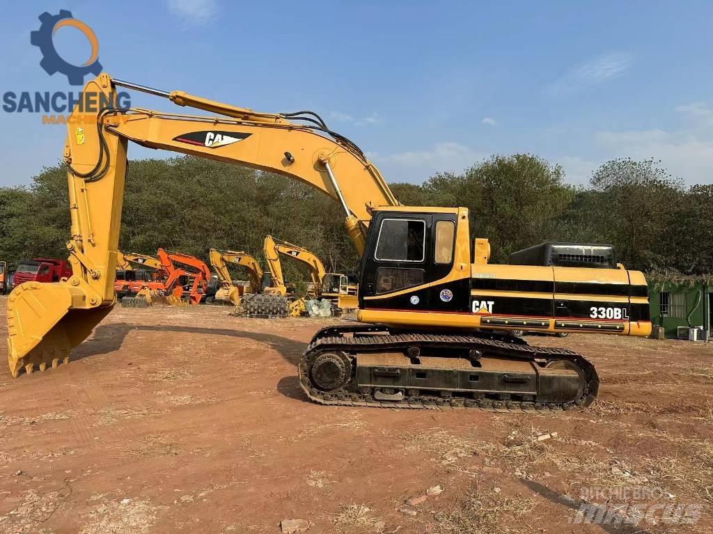CAT 330 B Lánctalpas kotrók