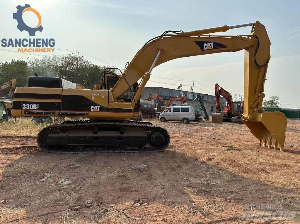 CAT 330 B Lánctalpas kotrók