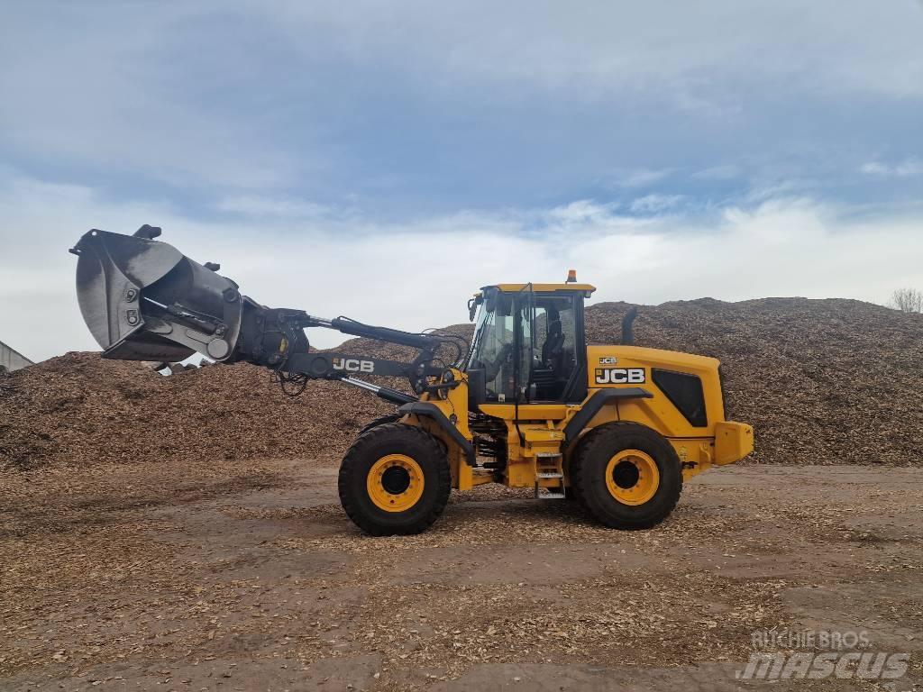 JCB 427 HT Gumikerekes homlokrakodók