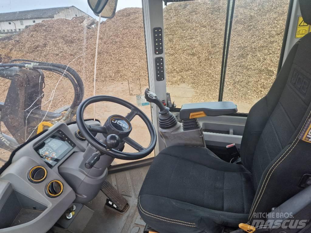 JCB 427 HT Gumikerekes homlokrakodók
