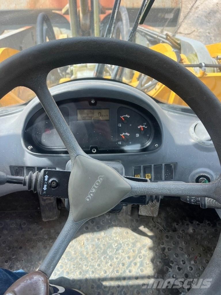 Volvo L 180 E Gumikerekes homlokrakodók