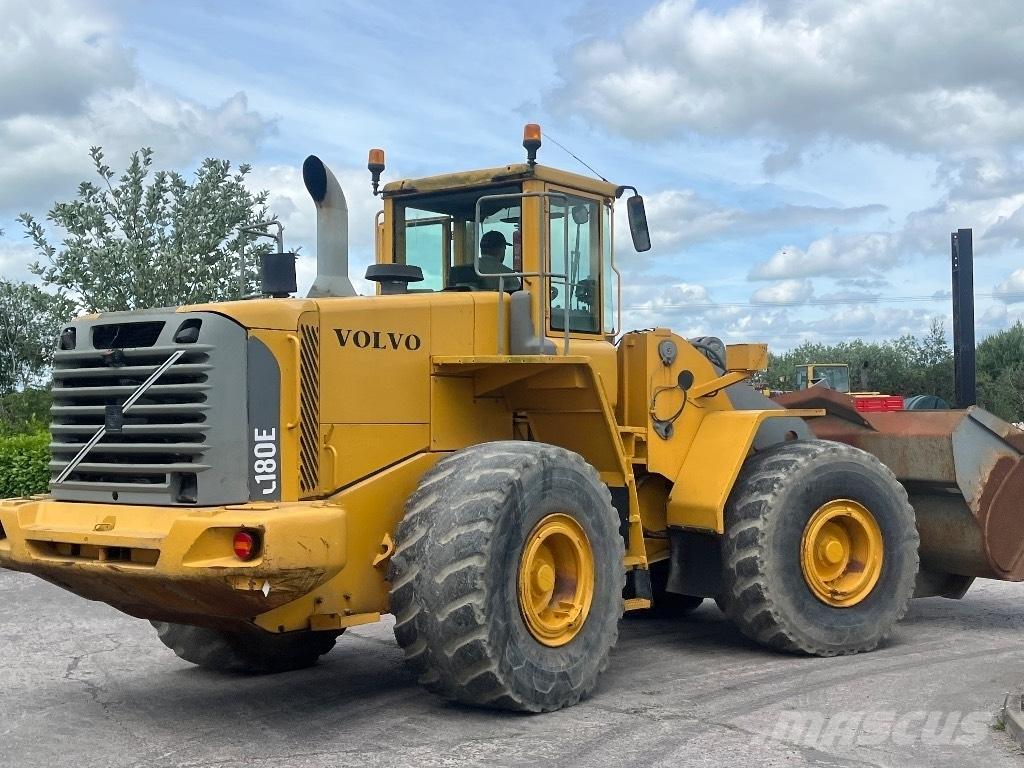 Volvo L 180 E Gumikerekes homlokrakodók
