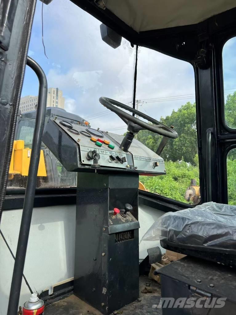 Dynapac CA25D Egydobos hengerek