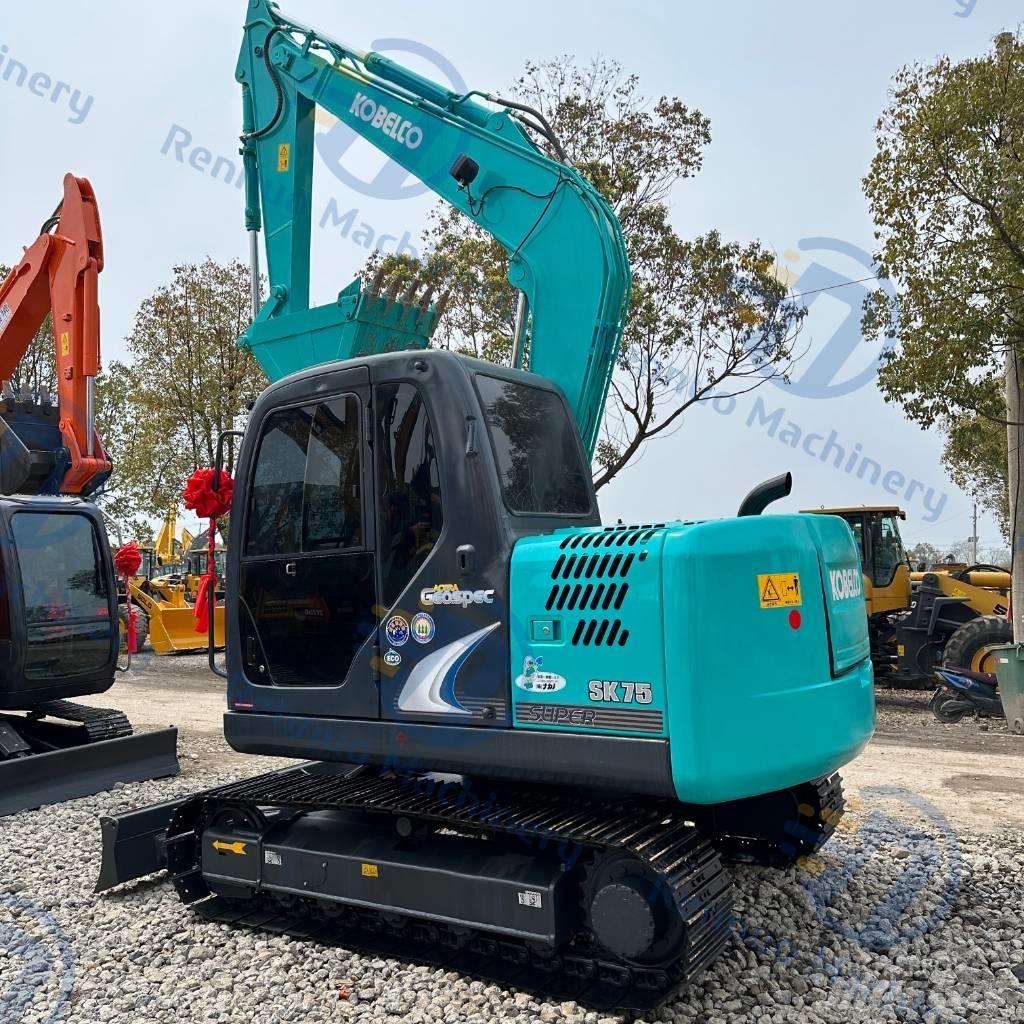 Kobelco SK75 Lánctalpas kotrók
