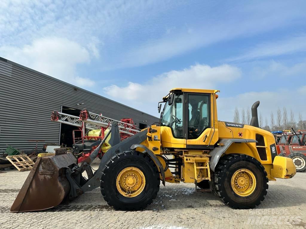 Volvo L90G Gumikerekes homlokrakodók