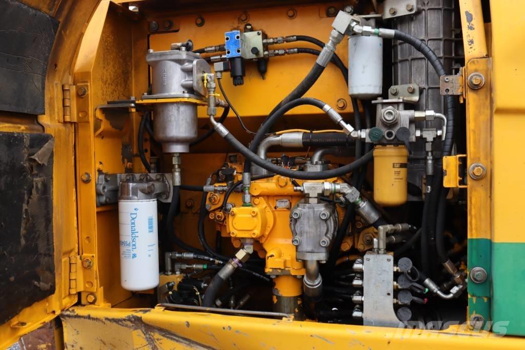 CAT 323 D Lánctalpas kotrók