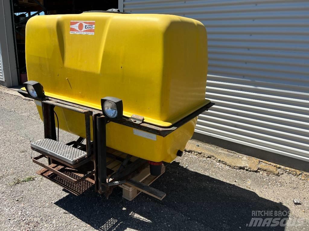 Ekko Front Tank Rögzített trágyaszórók