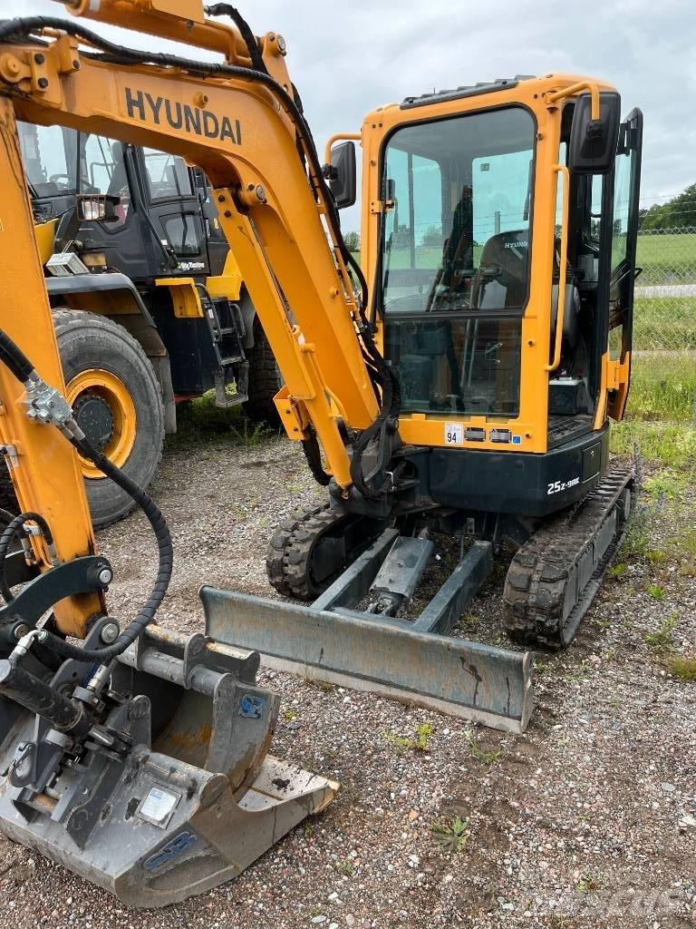 Hyundai R25Z-9 AK Mini kotrók < 7t