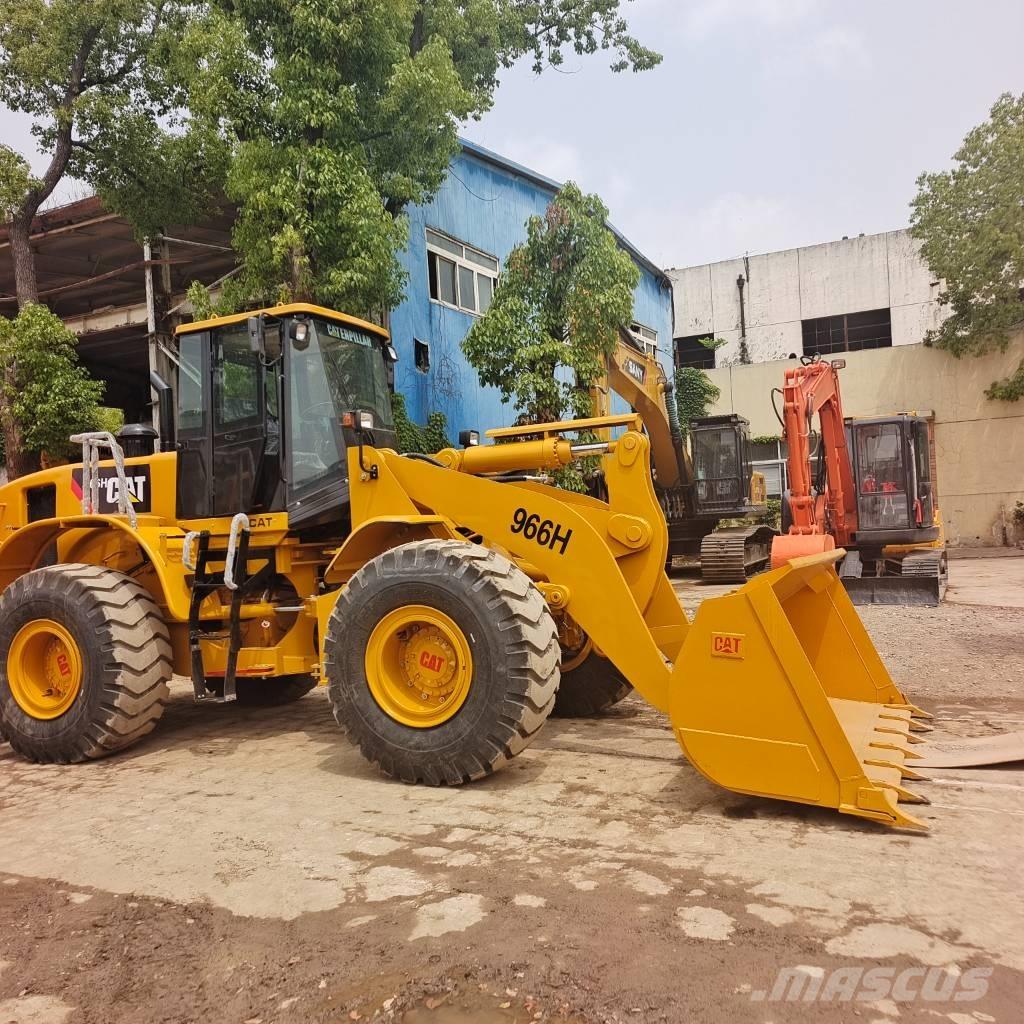 CAT 966H Gumikerekes homlokrakodók
