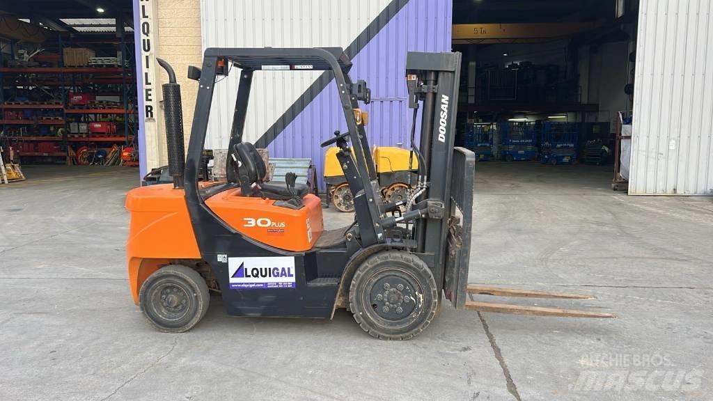 Doosan D 30 G Dízel targoncák