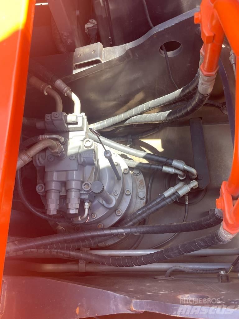 Hitachi ZX 240 Lánctalpas kotrók