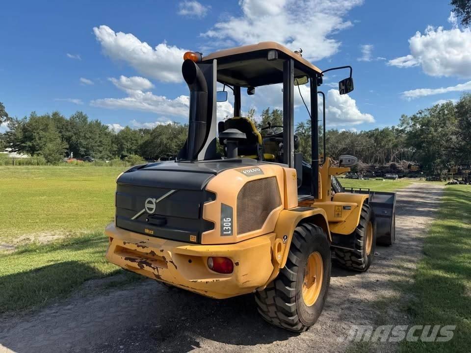 Volvo L 30 G Gumikerekes homlokrakodók
