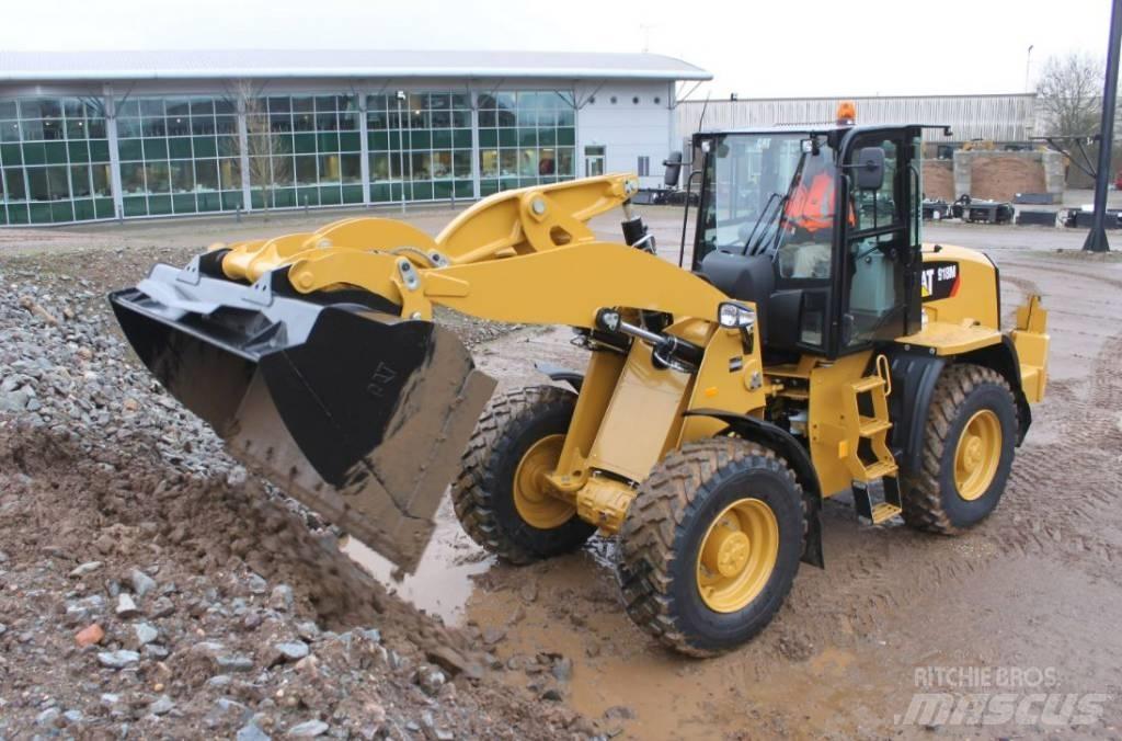 CAT 918 M UTHYRES Gumikerekes homlokrakodók