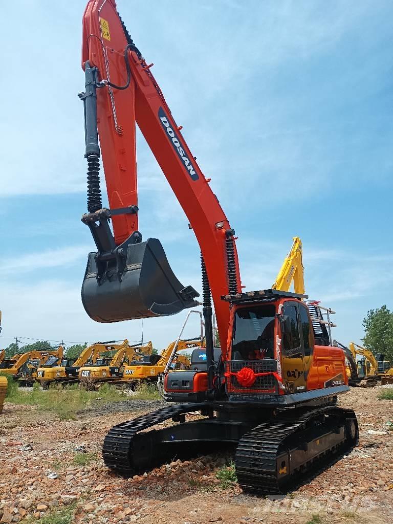 Doosan DX 300 Lánctalpas kotrók