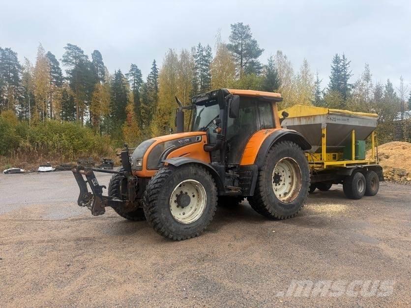 Valtra N142 Traktorok