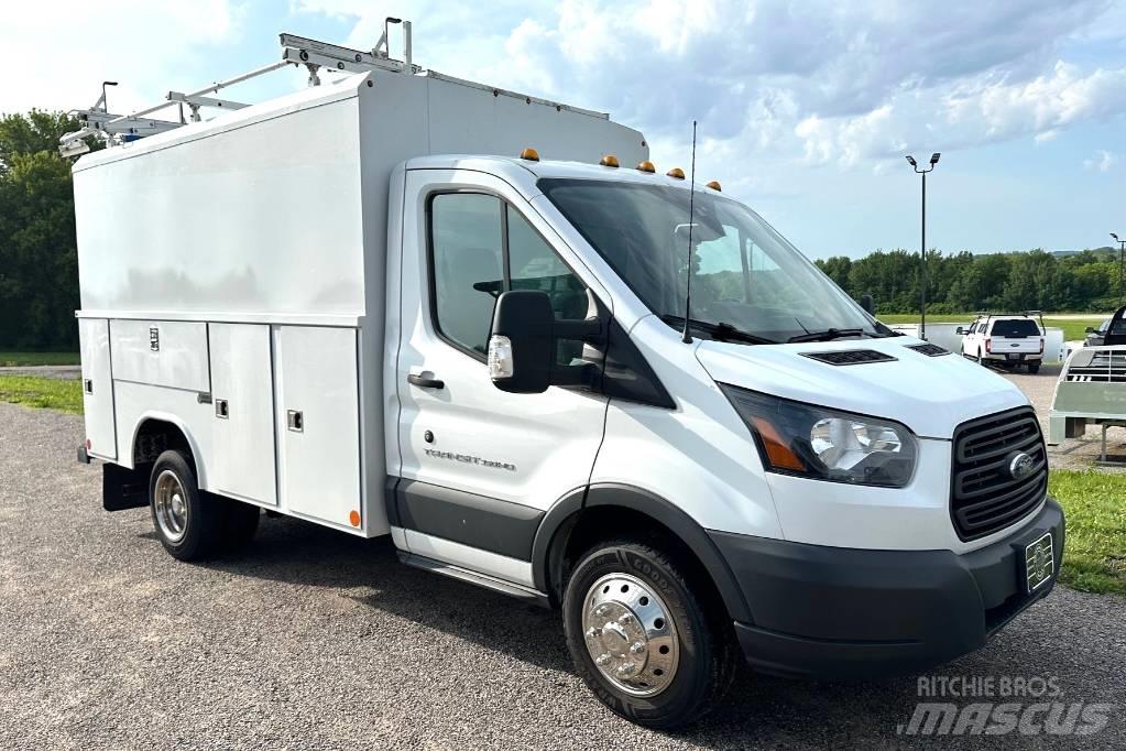 Ford Transit 350 Kis teherszállító/Platós kocsi