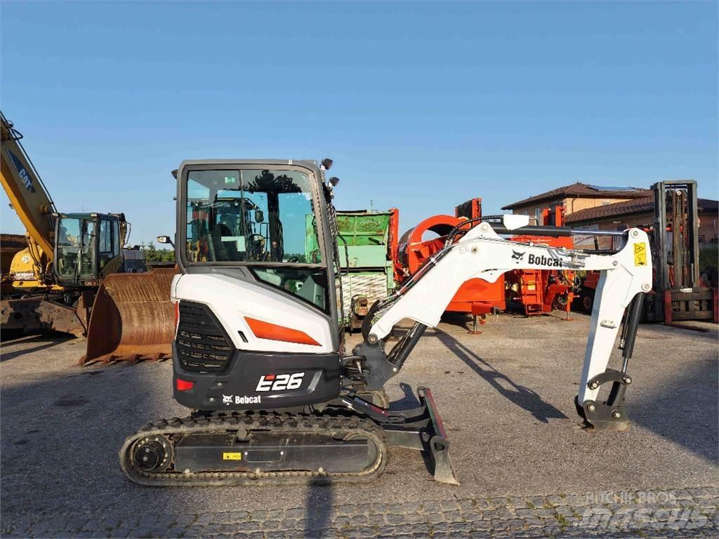 Bobcat E26 Mini kotrók < 7t