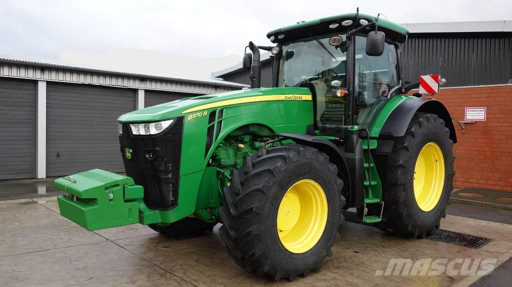 John Deere 8370 R Traktorok