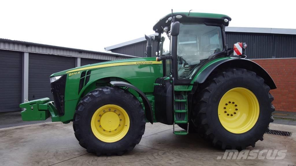 John Deere 8370 R Traktorok