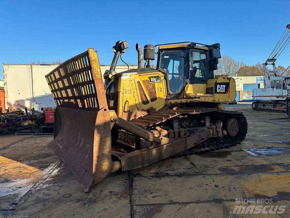 CAT D7E lánctalpas dózerek