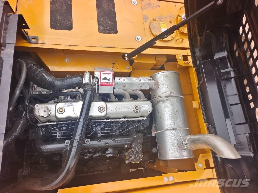 Sany SY 215 C Lánctalpas kotrók