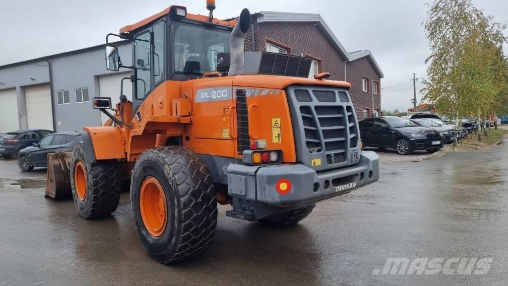 Doosan DL 200-3 Gumikerekes homlokrakodók