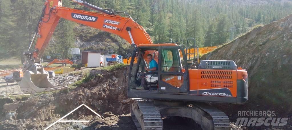 Doosan DX 235 Lánctalpas kotrók