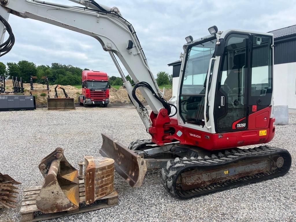 Takeuchi TB260 Mini kotrók < 7t
