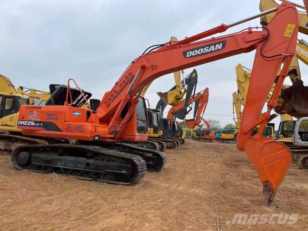 Doosan 225-7 Lánctalpas kotrók