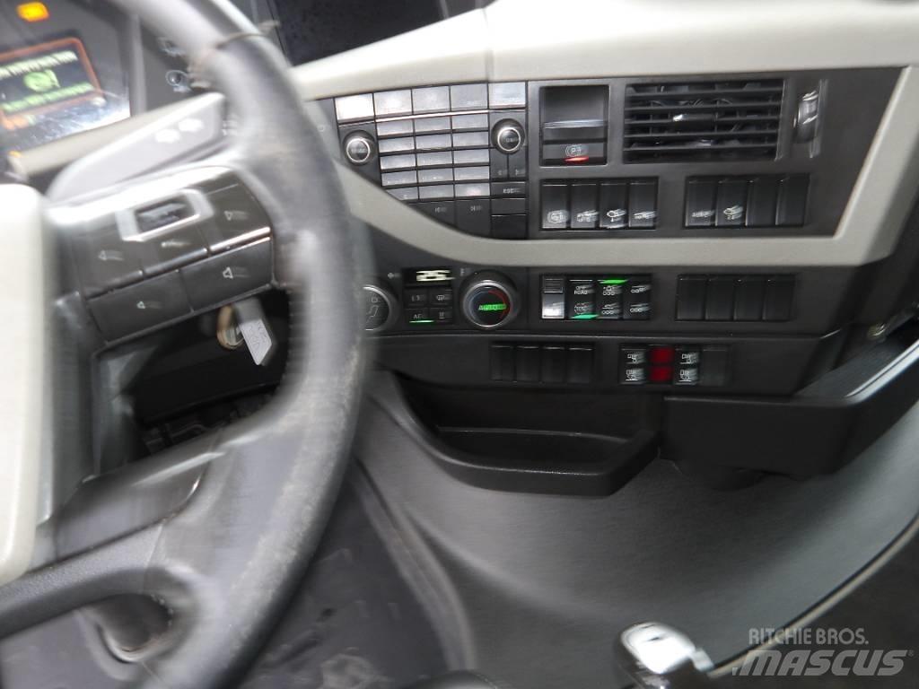 Volvo FH 540 8x4 Horgos rakodó teherautók